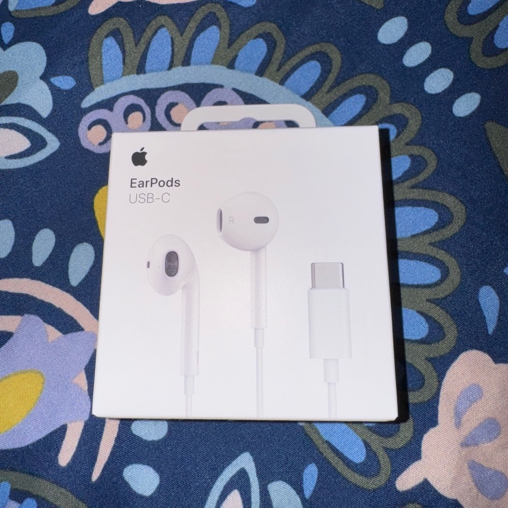 Brand new apple headphones